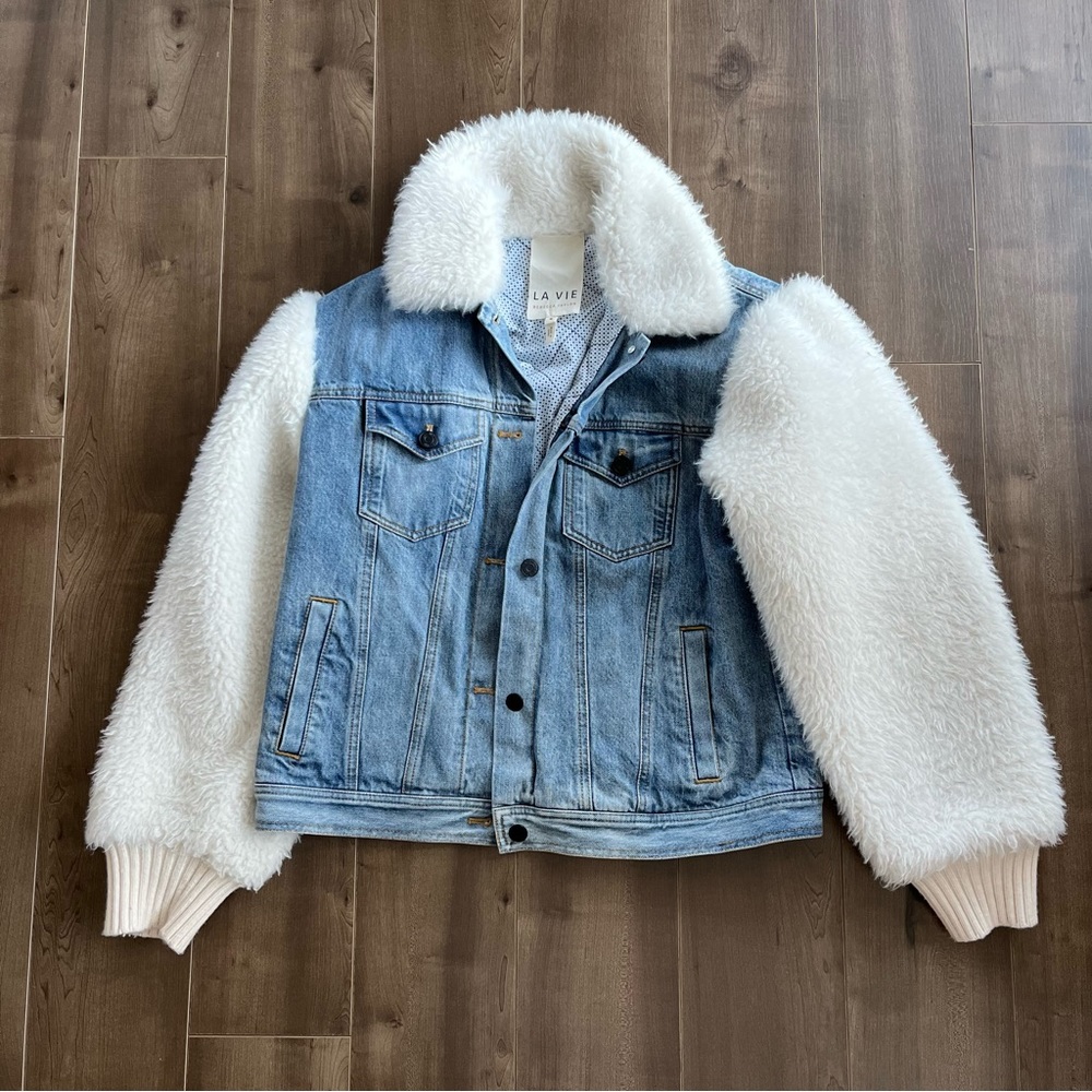 Like New La Vie Light Denim and Faux Fur Jacket